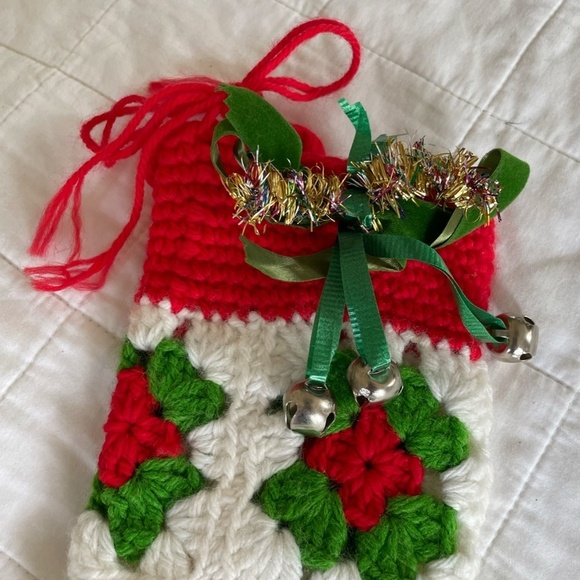 LOT OF VINTAGE 4 GRANNY CROCHET CHRISTMAS STOCKINGS - Picture 8 of 12